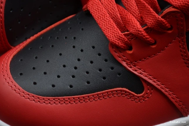 1 85 Red High Varsity Jordan BQ4422-600 Air 0628